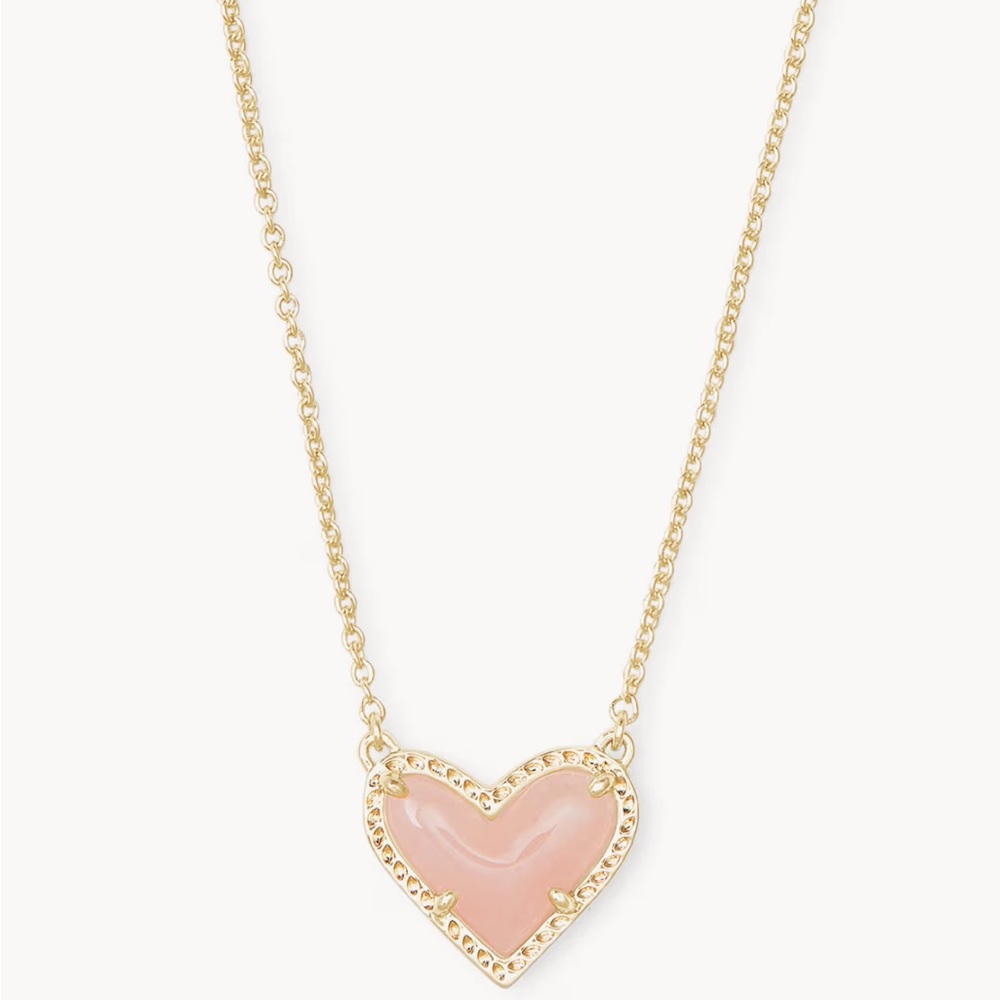 NWT Kendra Scott Ari Heart Gold Pendant Necklace in Rose Quartz